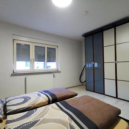 3 Zimmer Ferienwohnung Mit Eigenem Garten 特罗辛根 外观 照片